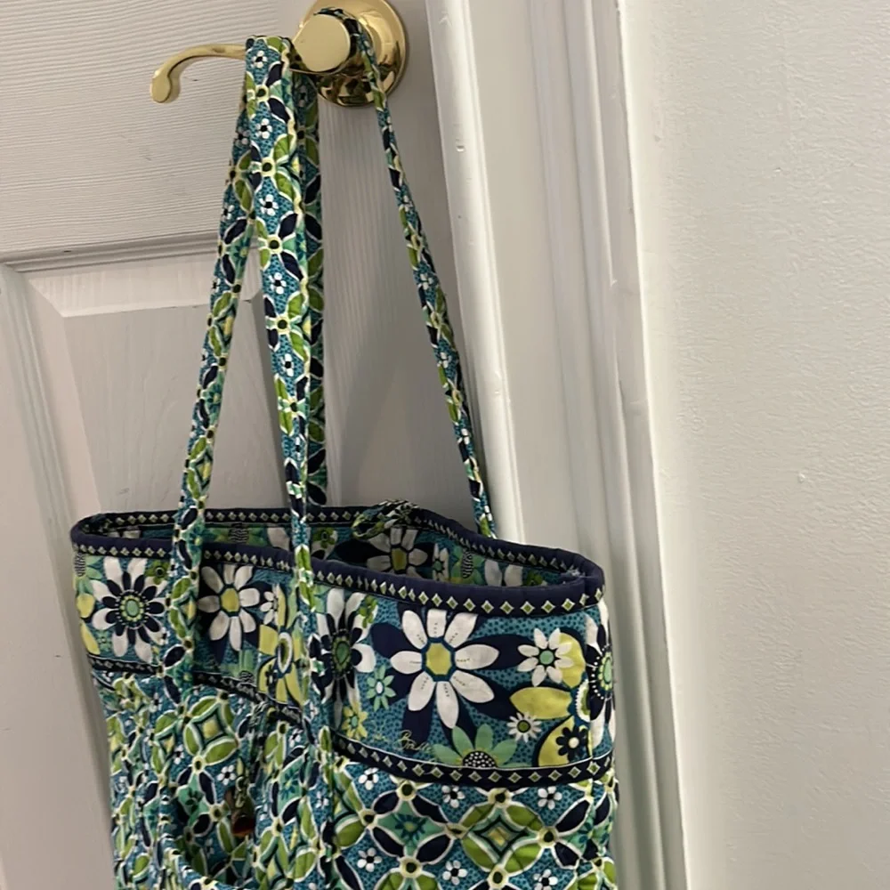 Vera Bradley Tote - Picture 6 of 6